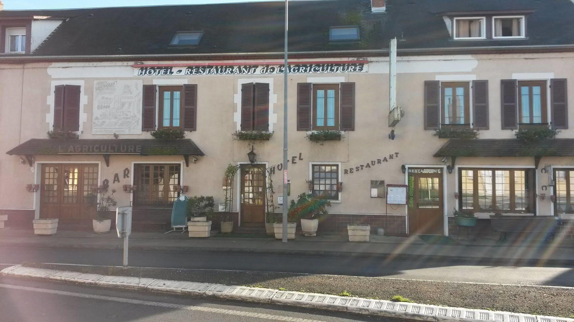 Hotel De L'Agriculture Decize Bagian luar foto